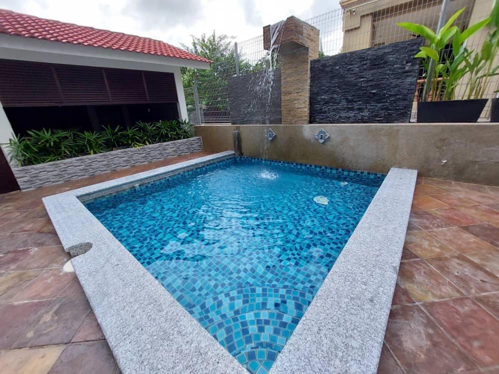 Christee Suites Hotel Malacca 外观 照片